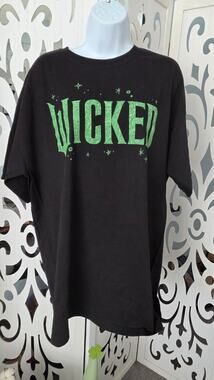 Universal Studios Wicked Movie Musical Glitter Graphic Tee XL